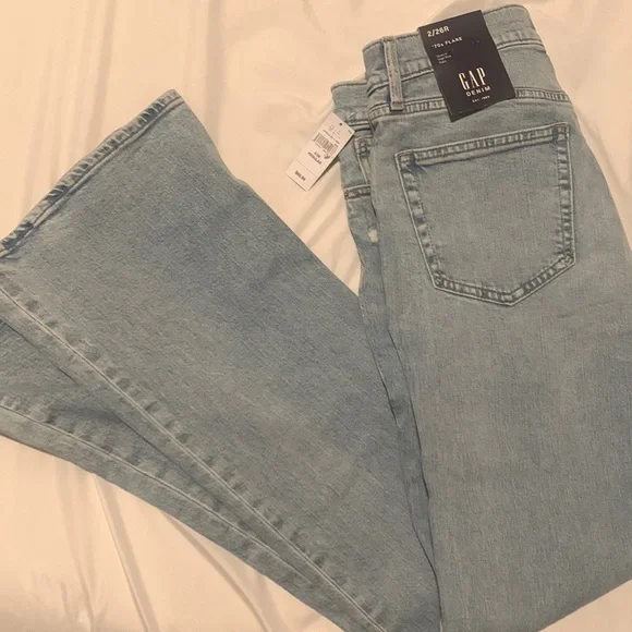 Gap jeans, new with tags, size 26, high rise, flare - Picture 1 of 4